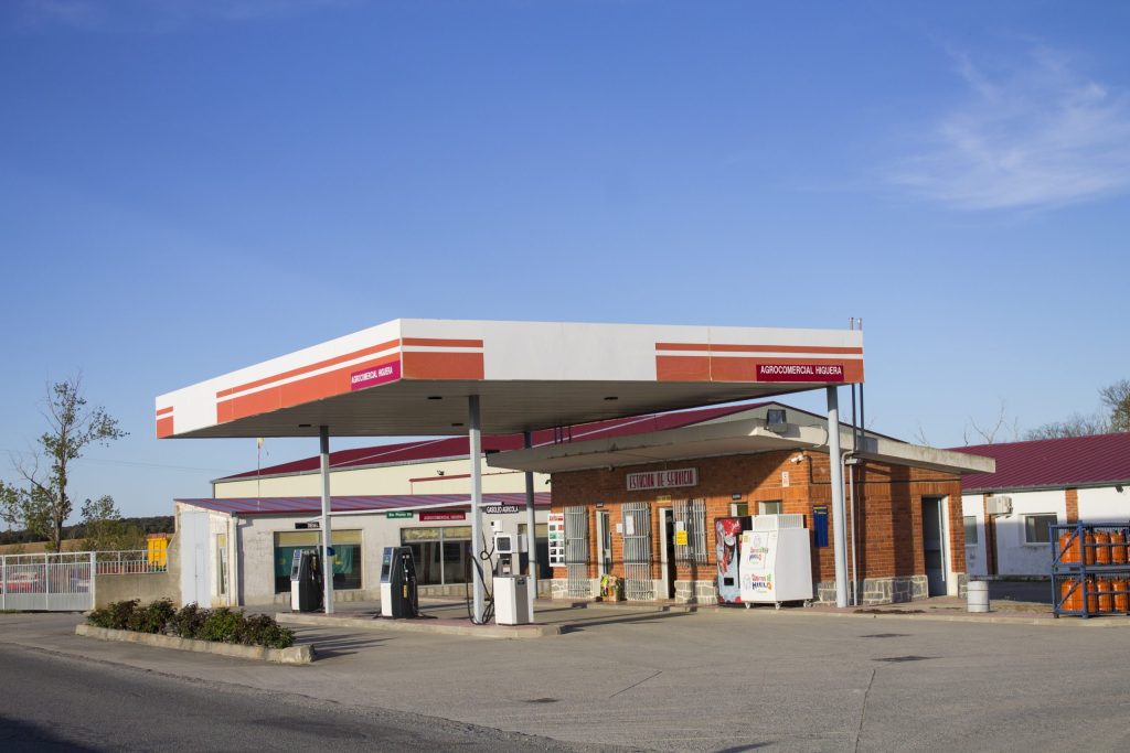 Gasolinera con Gasóleo A, B y Gasolina 95